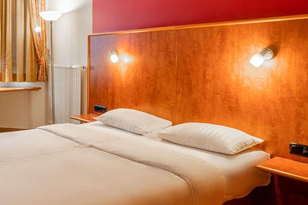 1, 2, Sleep Boardinghouse Unterschleissheim Zentrum חדר תמונה