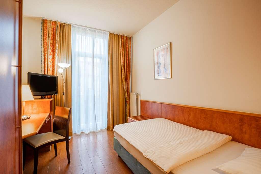 1, 2, Sleep Boardinghouse Unterschleissheim Zentrum חדר תמונה