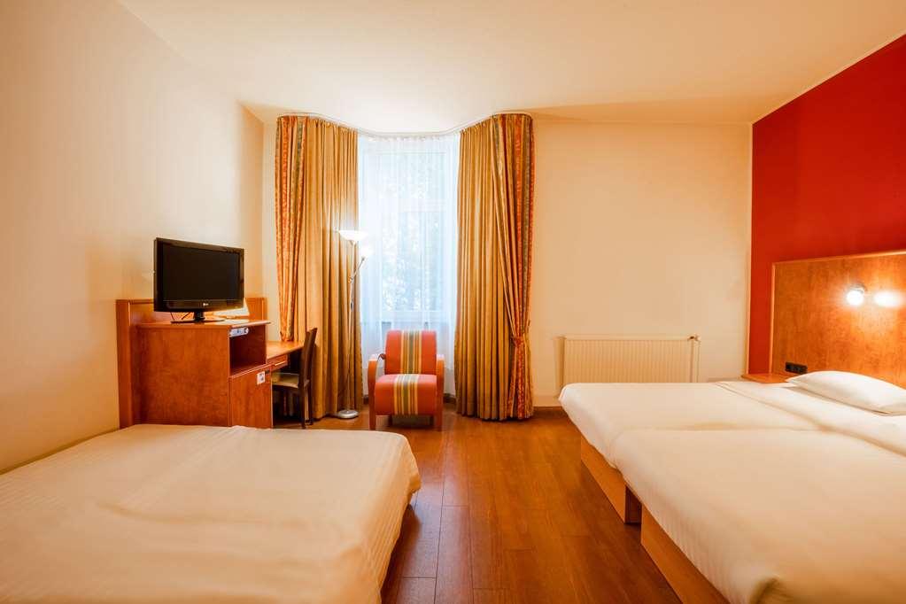 1, 2, Sleep Boardinghouse Unterschleissheim Zentrum חדר תמונה