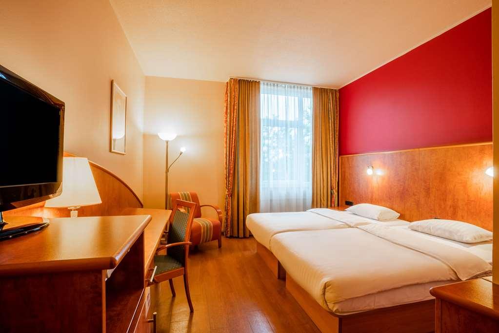 1, 2, Sleep Boardinghouse Unterschleissheim Zentrum חדר תמונה