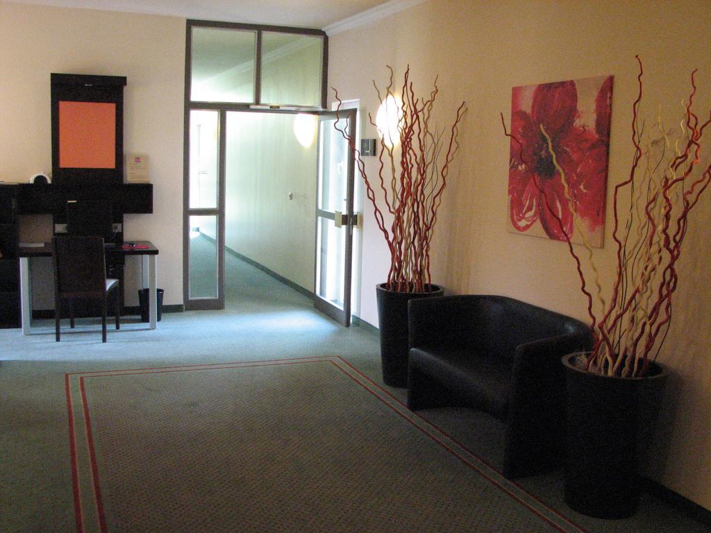 1, 2, Sleep Boardinghouse Unterschleissheim Zentrum מראה חיצוני תמונה