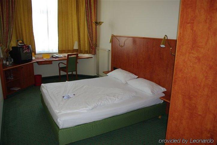 1, 2, Sleep Boardinghouse Unterschleissheim Zentrum מראה חיצוני תמונה