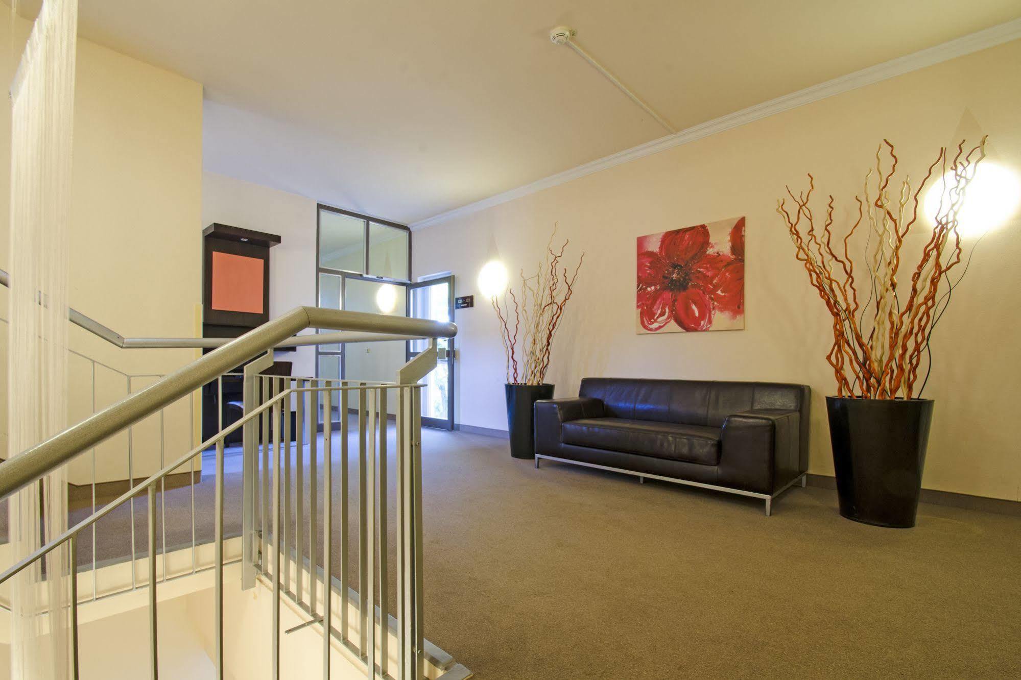 1, 2, Sleep Boardinghouse Unterschleissheim Zentrum מראה חיצוני תמונה